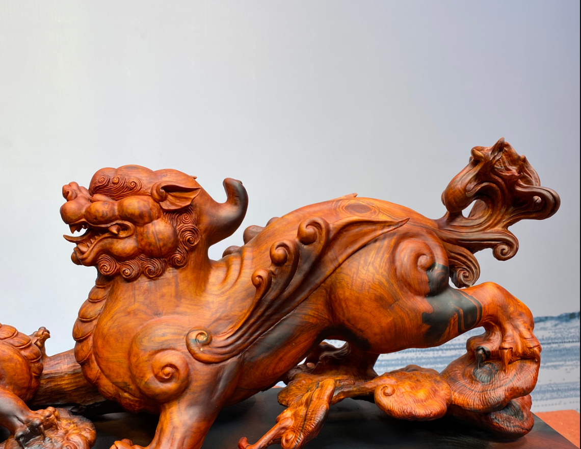Tỳ hưu có cánh gỗ hương